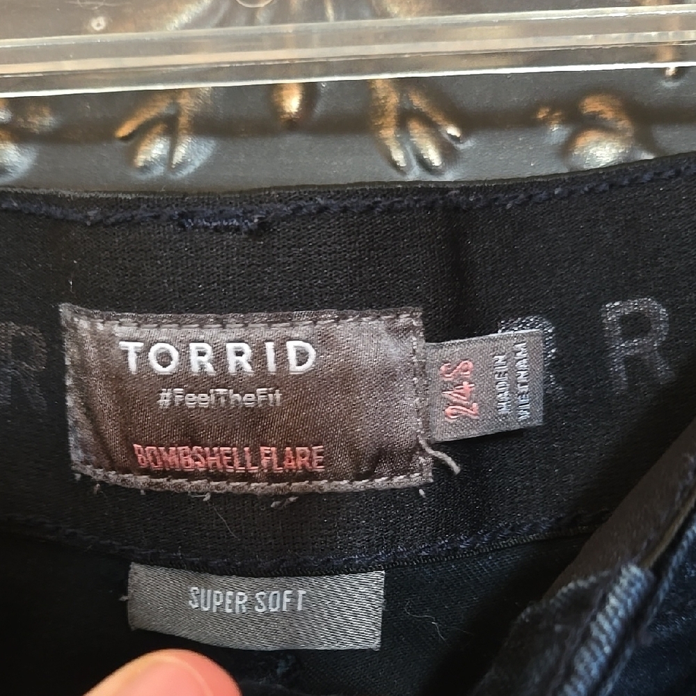 Women's Boot Cut Blue Jeans 24 SHORT Like New - Picture 2 of 3